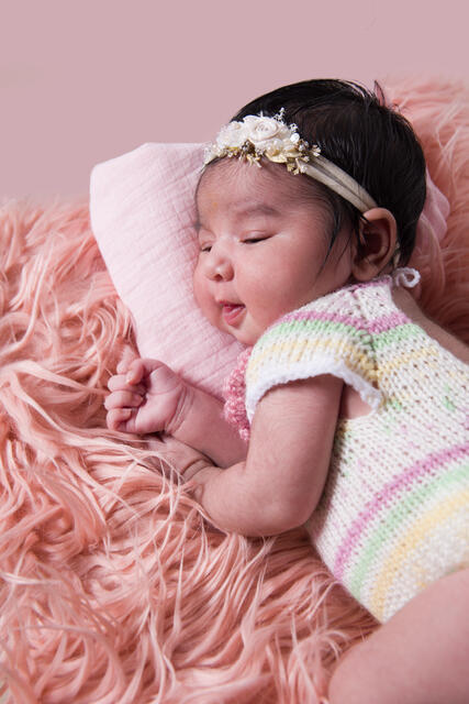 Newborn photograph 16