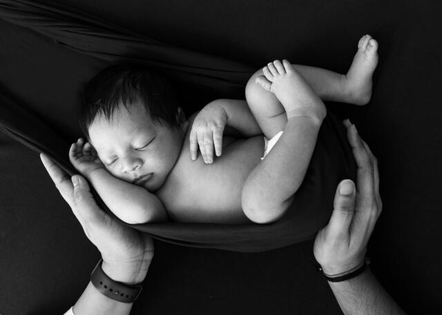 Newborn photograph 20